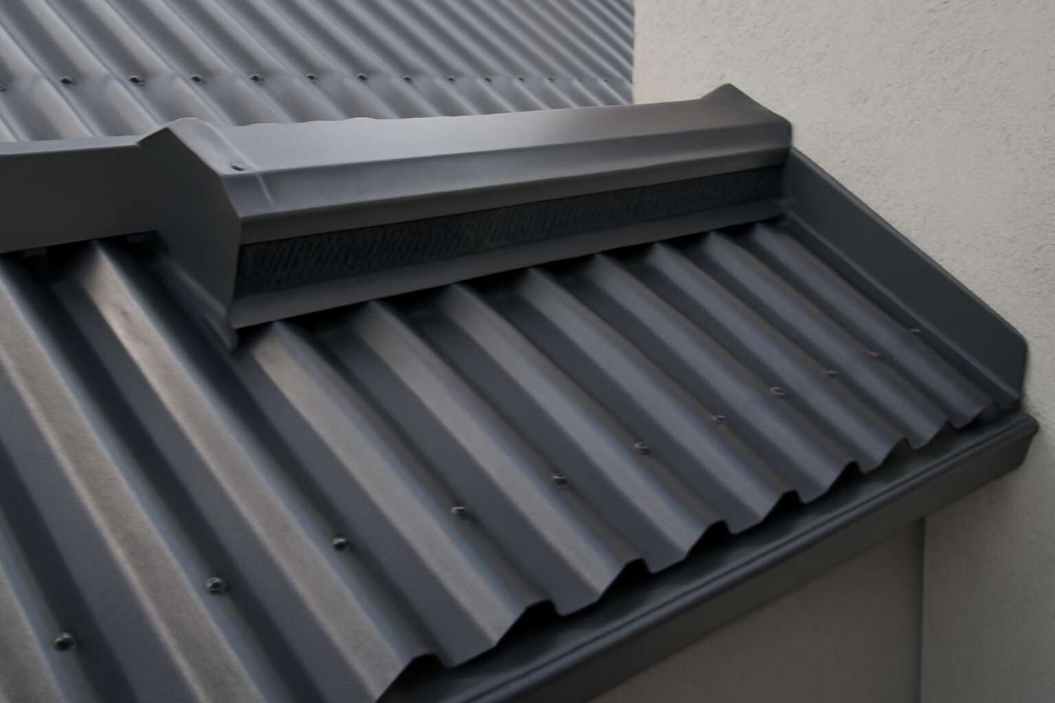 cor a vent roof 2 wall